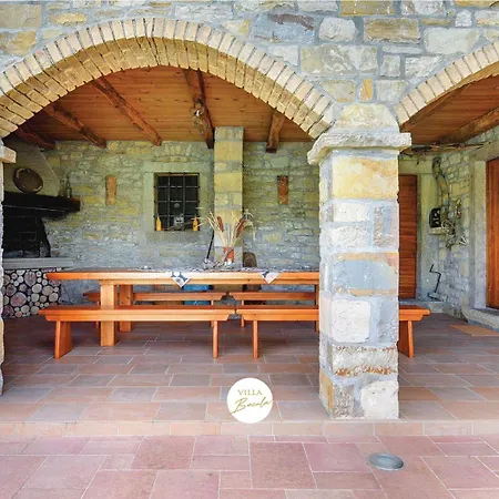 Bacula With Pool Villa *